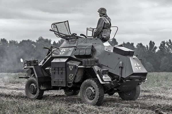 Voiture blindé SDKFZ 222